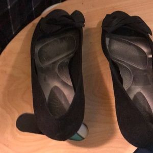 Black wedge canvas shoes